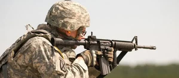 Carabină AR-15